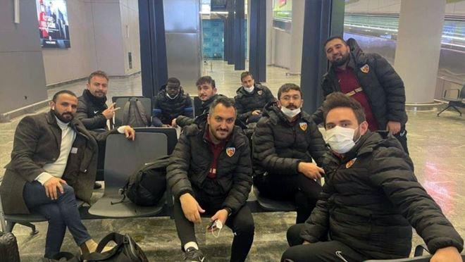 Kayserisporlu futbolcular ve kulüp personeli İstanbul