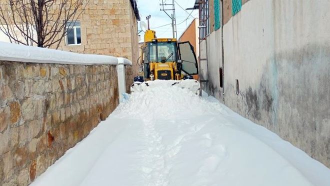 Bünyan Belediyesi kapalı mahalle yolu bırakmadı