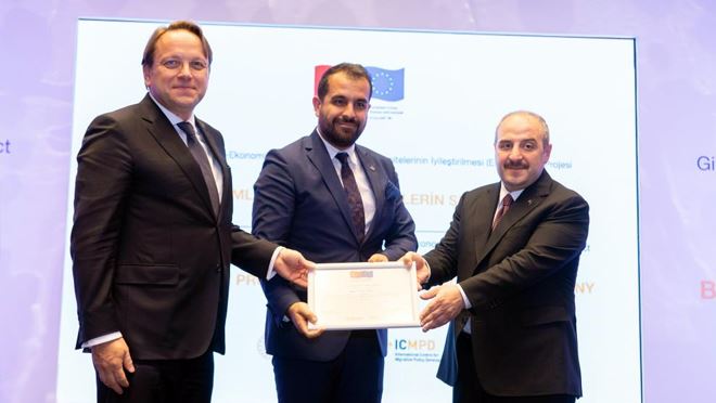 Bakan Varank’tan Kayseri Ticaret Odası’na proje ödülü