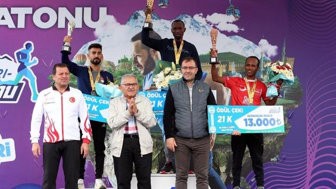 Uluslararası Kayseri Yarı Maratonu tamamlandı