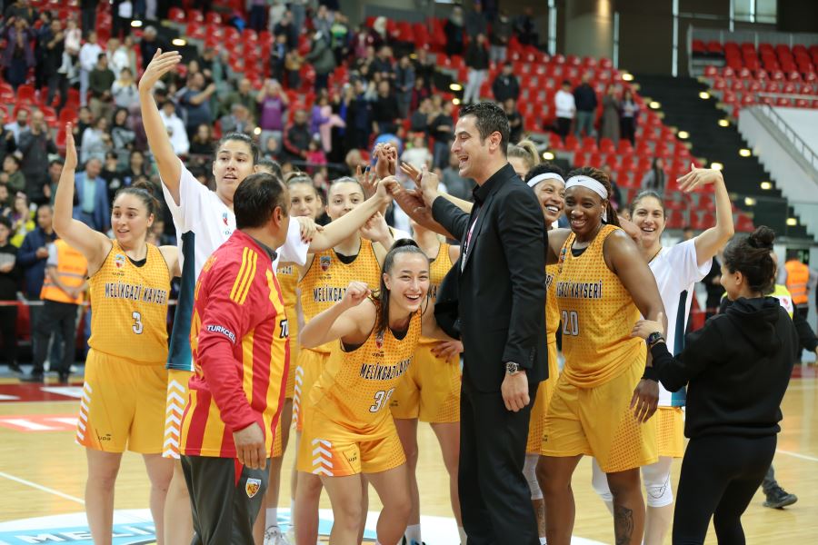 Başkan Palancıoğlu, Basket Takımını Tebrik Etti