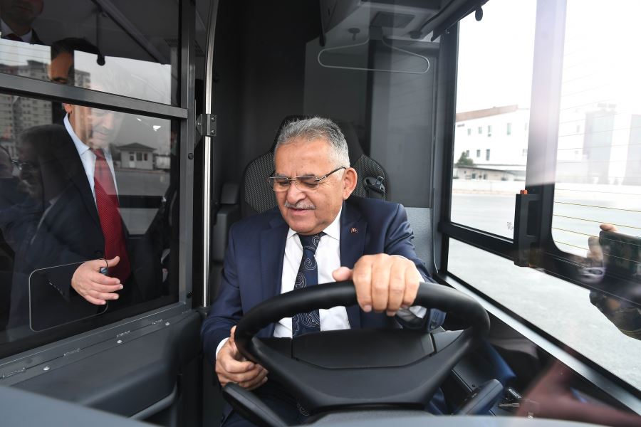 Yeni otobüslerin ilk testini Başkan Büyükkılıç yaptı