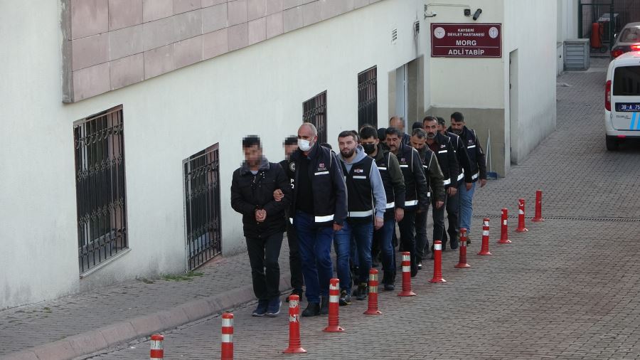Kayseri merkezli 2 ilde kaçakçılık operasyonu: 9 gözaltı