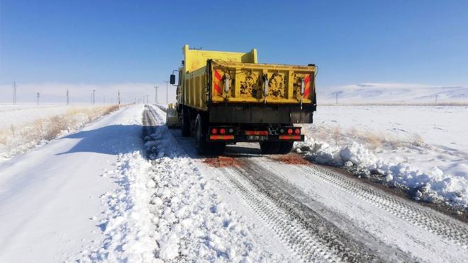 Büyükşehir’in karla mücadele ekiplerinden anında müdahale