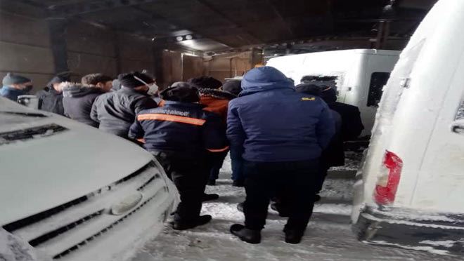 Maden işçileri karda mahsur kaldı