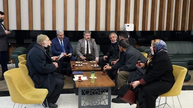 Başkan Palancıoğlu’ndan vatandaşlara çay ikramı