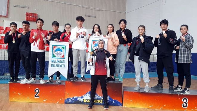 Melikgazi Wushu Takımı Çanakkale Zaferi Kupası’ndan birinci çıktı