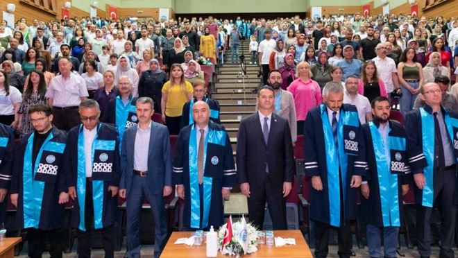 KAYÜ Mustafa Çıkrıkçıoğlu MYO’da mezuniyet sevinci