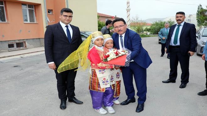 Vali Çiçek Pınarbaşı ve Sarız ilçelerini ziyaret etti