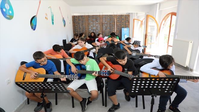 Talas İlçesi’nde müzik kurslarına ilgi büyük