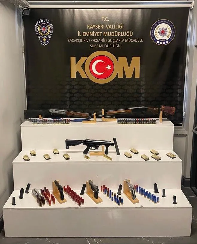 Kayseri’de ruhsatsız silah satıcılarına operasyon: 3 gözaltı