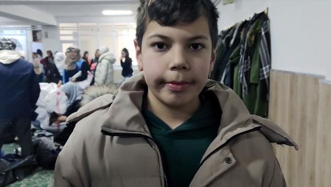 Develi’de 12 yaşındaki Ali Eren okul harçlığını, polis memuru tedavi parasını depremzedelere bağışladı