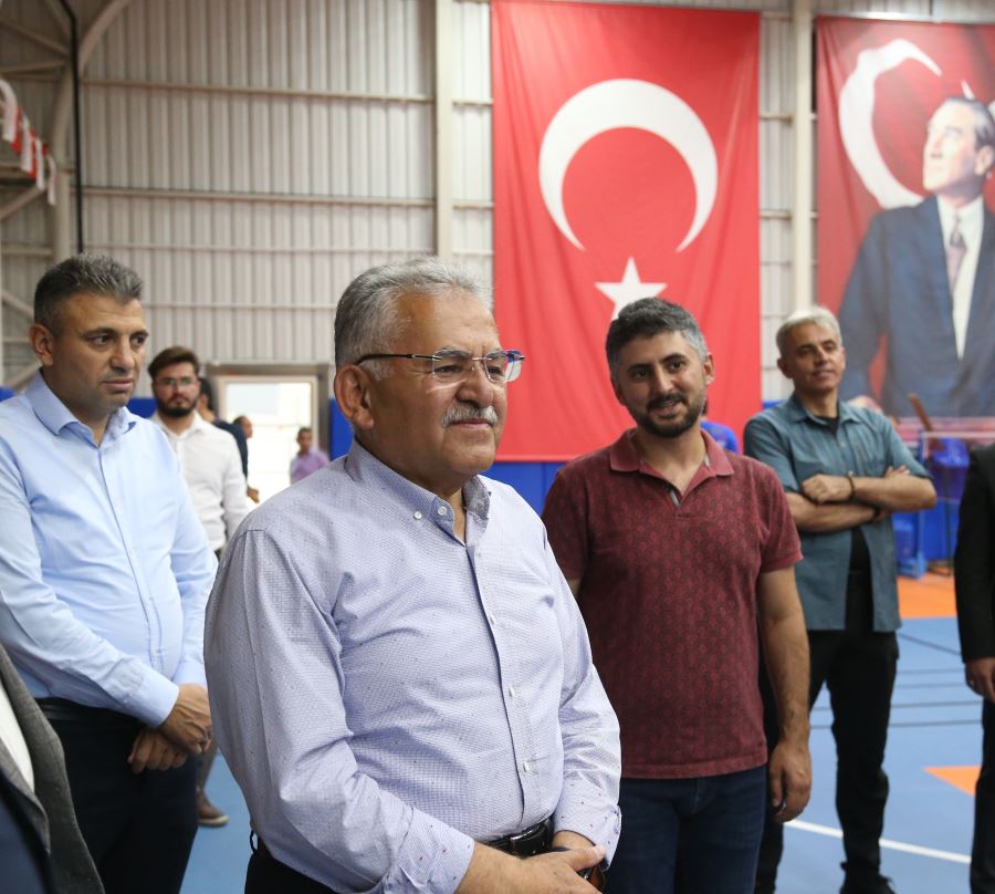 Başkan Büyükkılıç, Türkiye Finallerine Gidecek Sporcularla Buluştu
