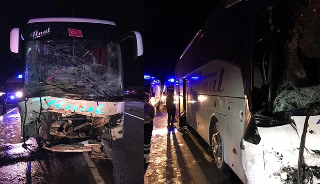 Yolcu otobüsü otomobile çarptı: 2 ölü, 20 yaralı