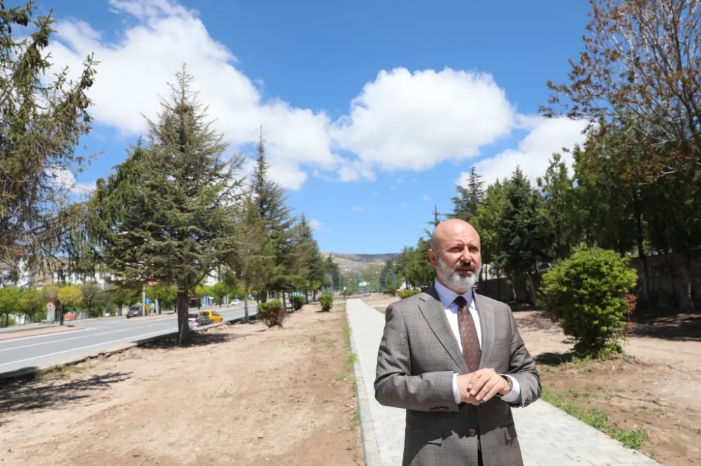 Başkan Çolakbayrakdar, “Erkilet’in eşsiz şehir manzarasıyla Kayseri’ye millet bahçesi kazandırıyoruz”