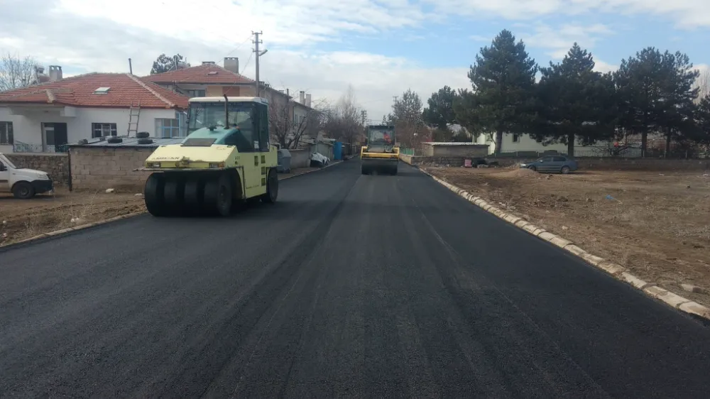 Büyükşehir’den Tomarza’da 15 milyon TL’lik “sıcak asfalt” çalışması