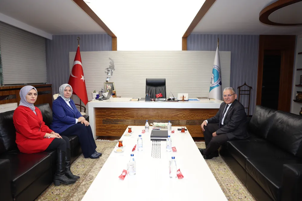 AK Parti Kadın Kolları İl Başkanı Meral Koşar’dan Başkan Büyükkılıç’a ziyaret