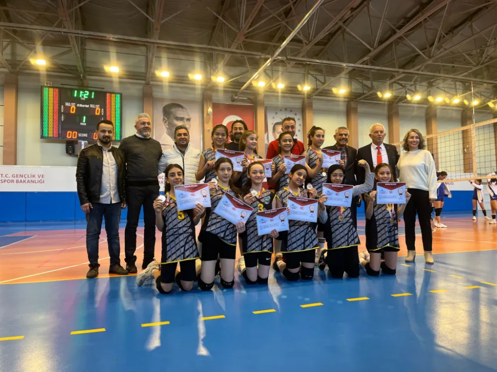 Kayseri İzzet Öksüzkaya Ortaokulu Türkiye Yarı Finalleri