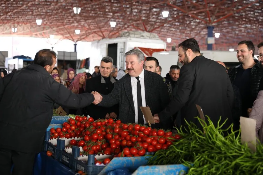 Başkan Palancıoğlu, Yıldırım Beyazıt Pazar Yerinde sevgiyle karşılandı