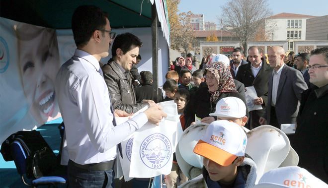 GENÇ KAYMEK´LE SAĞLIKLI DİŞLER