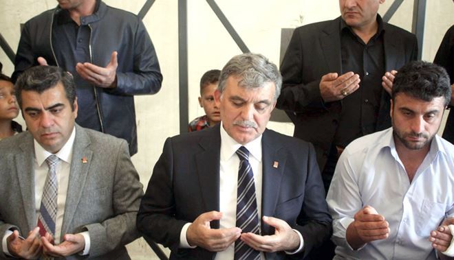 ŞEHİT AKARSU´NUN BABA EVİNİ ZİYARET EDEN 11. CUMHURBAŞKANI ABDULLAH GÜL: