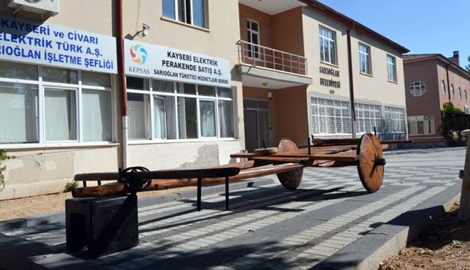 SARIOĞLAN BELEDİYE ÖNÜ DUVARSIZ