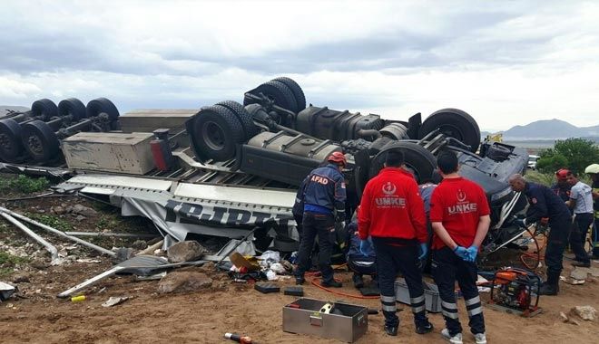 KAYSERİ´DE ZİNCİRLEME TRAFİK KAZASI, 8 YARALI 