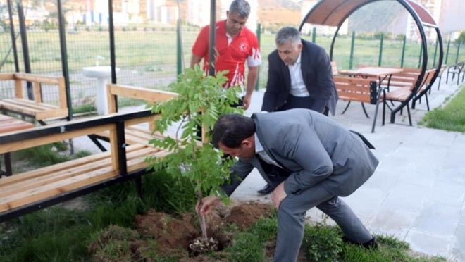 KAYSERİ’DE ‘BİR FİDAN DA SEN DİK’ ETKİNLİĞİ DEVAM EDİYOR