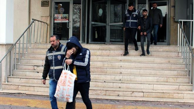 Aranan şahıslar yakalandı