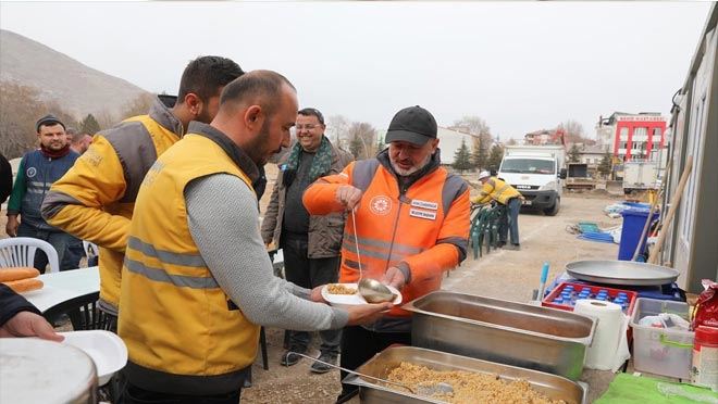  Çolakbayrakdar: “Elbistan Kocasinan Yaşamkent hayatın merkezi olacak”