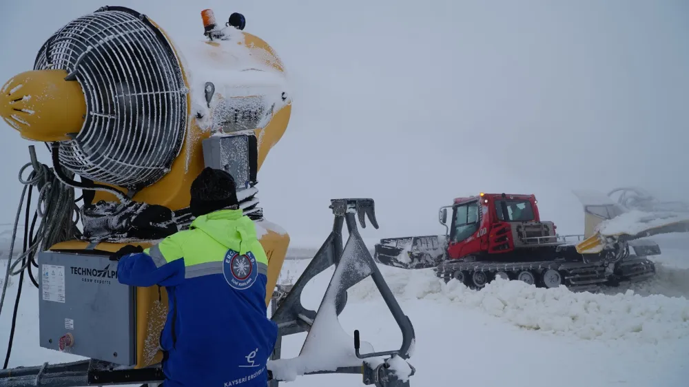 Erciyes Kayak Merkezi yeni sezon için gün sayıyor!