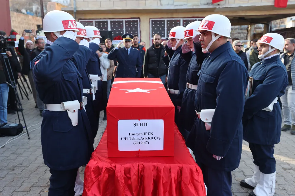 Şehit Astsubay Kıdemli Çavuş Hüseyin İpek son yolculuğuna uğurlandı