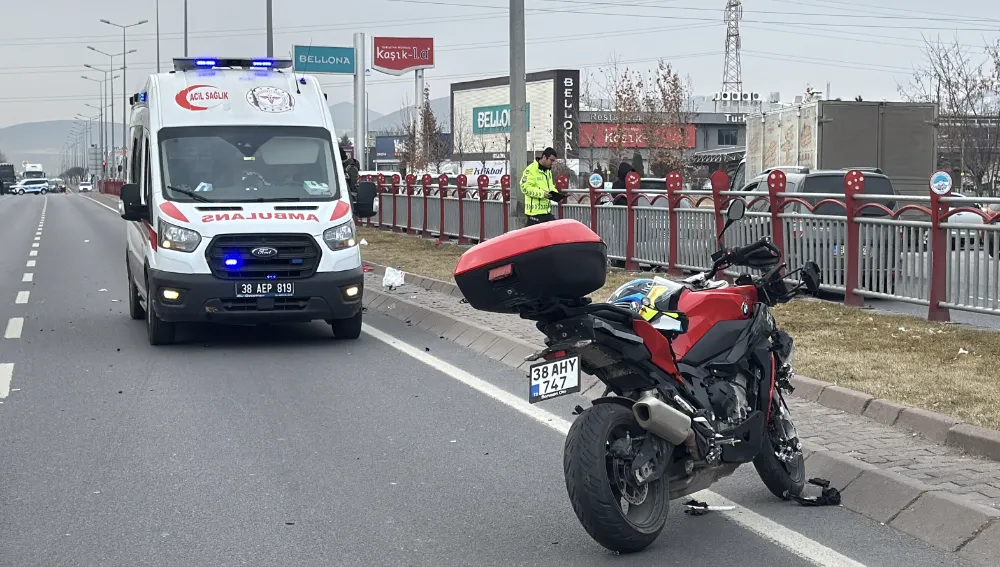  Motosiklet kazasında iki kişi ağır yaralandı