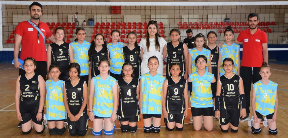 Fabrika voleybol meyvelerini vermeye başladı