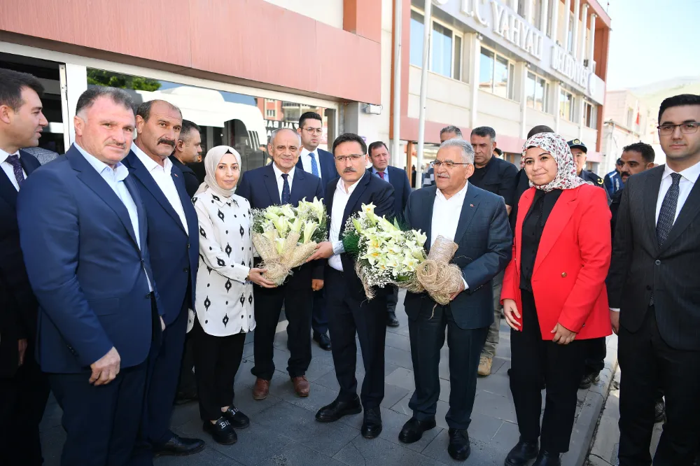 Yahyalı ilçe sakinleri Vali Çiçek ve Başkan Büyükkılıç