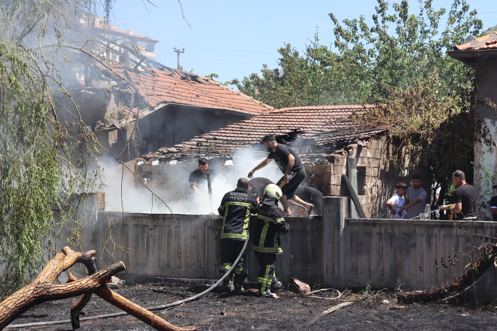 Tüp deposundaki yangın korkuttu 