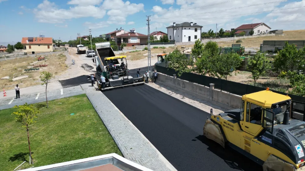 Melikgazi’de yeni yollarla vatandaşlara konfor sağlanıyor