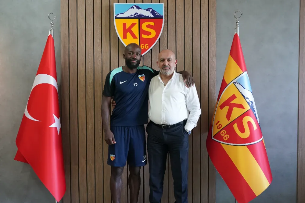 Bahoken ve Carole 1 yıl daha Kayserispor