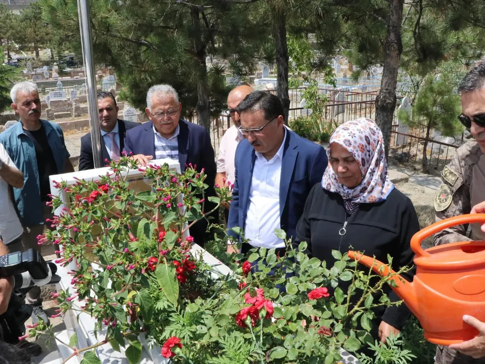 15 Temmuz şehidi Kübra Doğanay mezarı başında anıldı