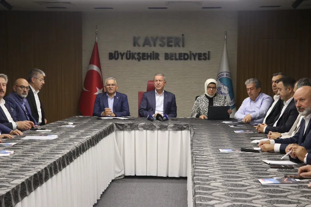 Kayseri protokolü toplantıda buluştu   