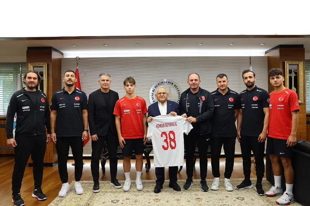 U16 Milli Takım oyuncuları Büyükkılıç