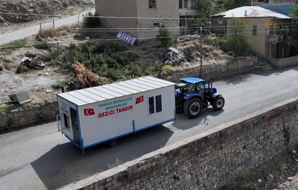 Gezici tandırla imece usulü yufka geleneği