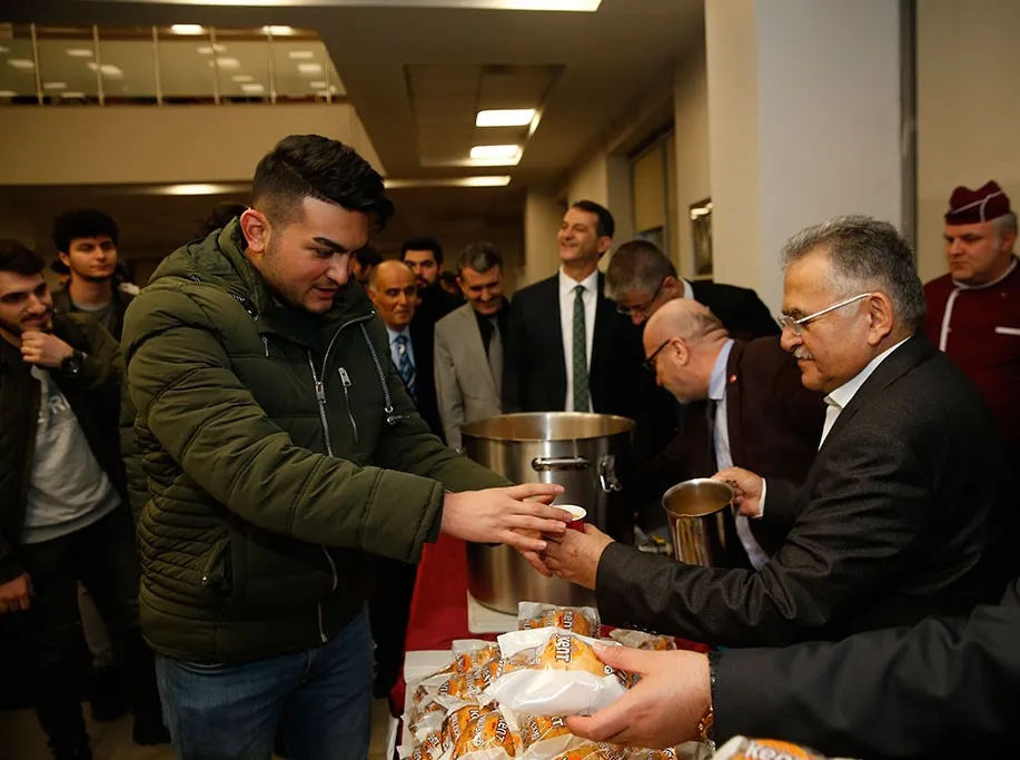 Büyükşehir Belediyesi sosyal dayanışmanın merkezi oldu