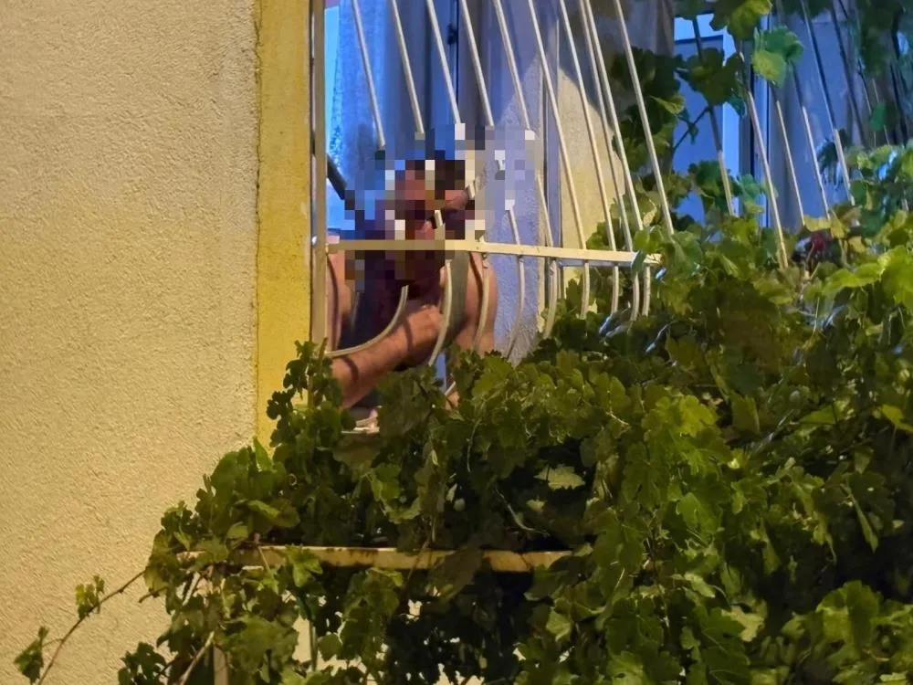 Döner bıçağıyla kendini kesmeye çalıştı!