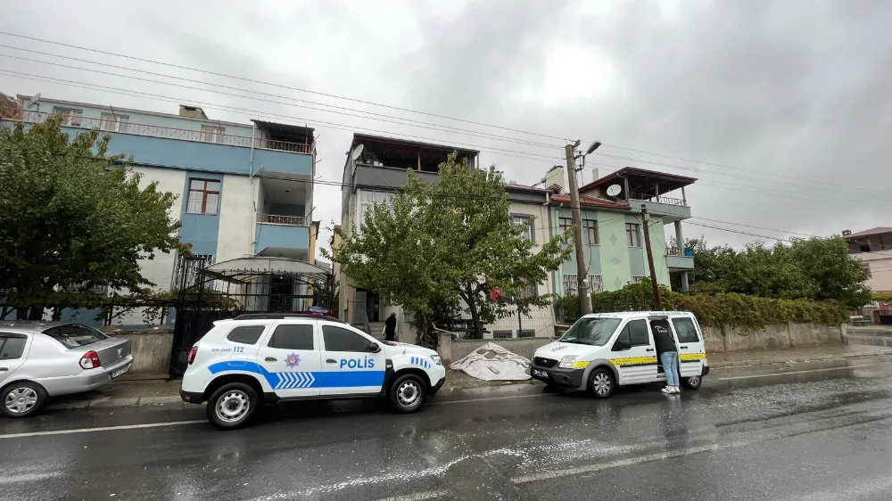 Evin çatısından düşen kişi yaralandı