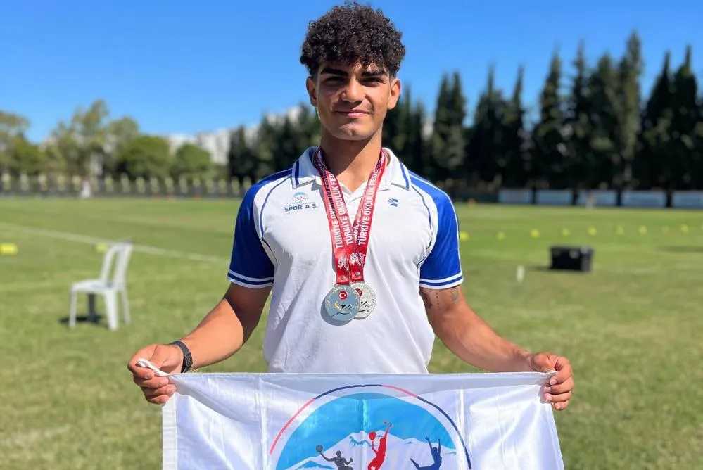 Kutay Tek Antalya’dan çifte madalya ile döndü