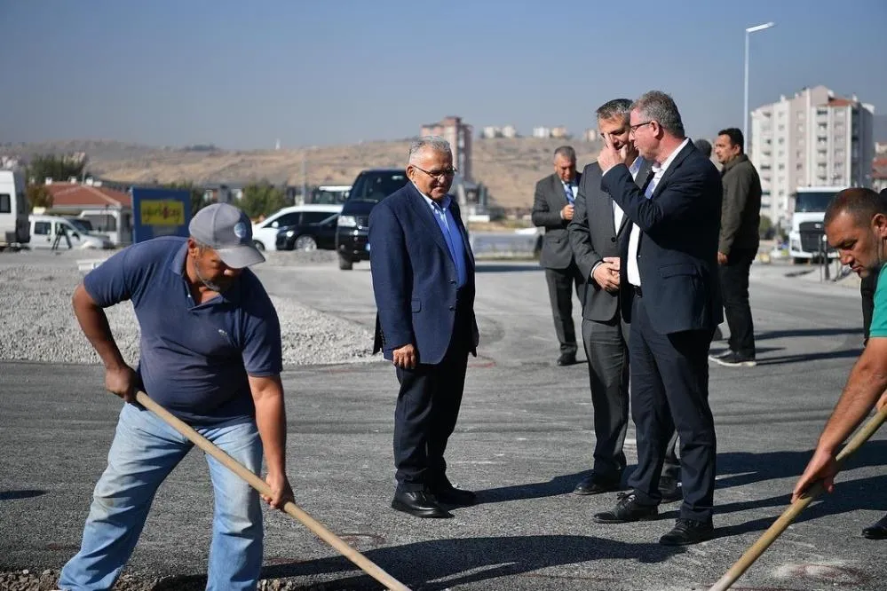 Başkan Büyükkılıç’tan 29 Ekim’de açılması planlanan kavşağa yakın takip