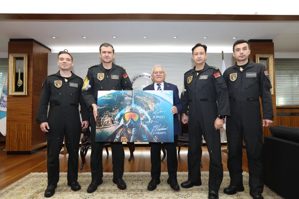 SOLOTÜRK’ten Başkan Büyükkılıç’a ziyaret