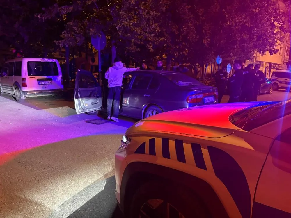 Ehliyetsiz sürücü kural tanımadı