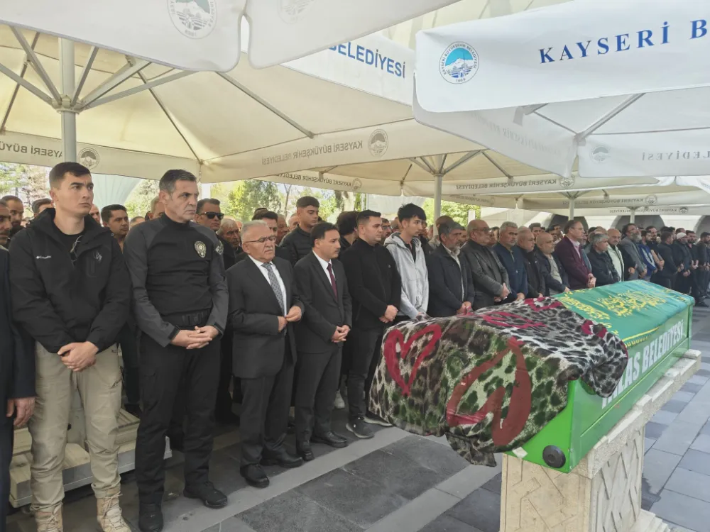 Eski eşi tarafından fakülte önünde öldürülen kadın toprağa verildi